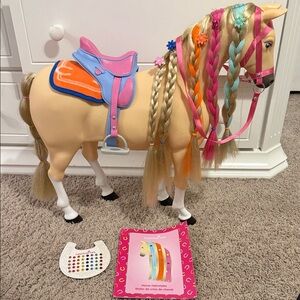 VEUC used 1x American Girl Styling Horse with Pink and Blue Accessories